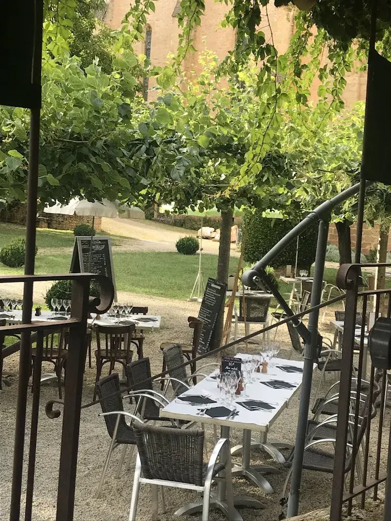 Chez Julien restaurant in Paunat