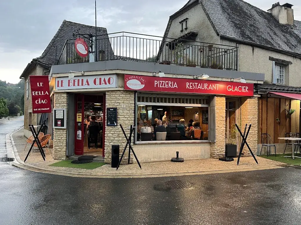 Michael Kooren_LE BELLA CIAO 1 PLACE DU PORT 24150 MAUZAC ET GRAND CASTANG_Mauzac-et-Grand-Castang_review