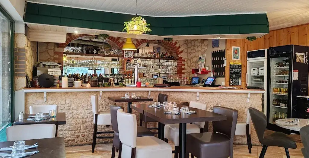 LE BELLA CIAO 1 PLACE DU PORT 24150 MAUZAC ET GRAND CASTANG_Mauzac-et-Grand-Castang_slider_image_1