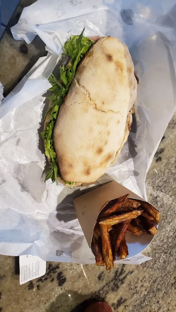 Stéphanie Delange_Don Luigi Pizz'_Lasseube_review