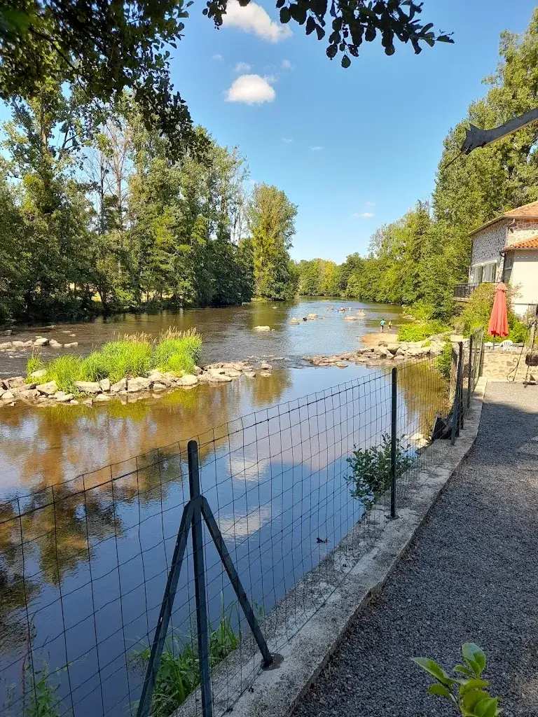 Andrew Zillessen_La Voulzie Sarl_Lathus-Saint-Rémy_review