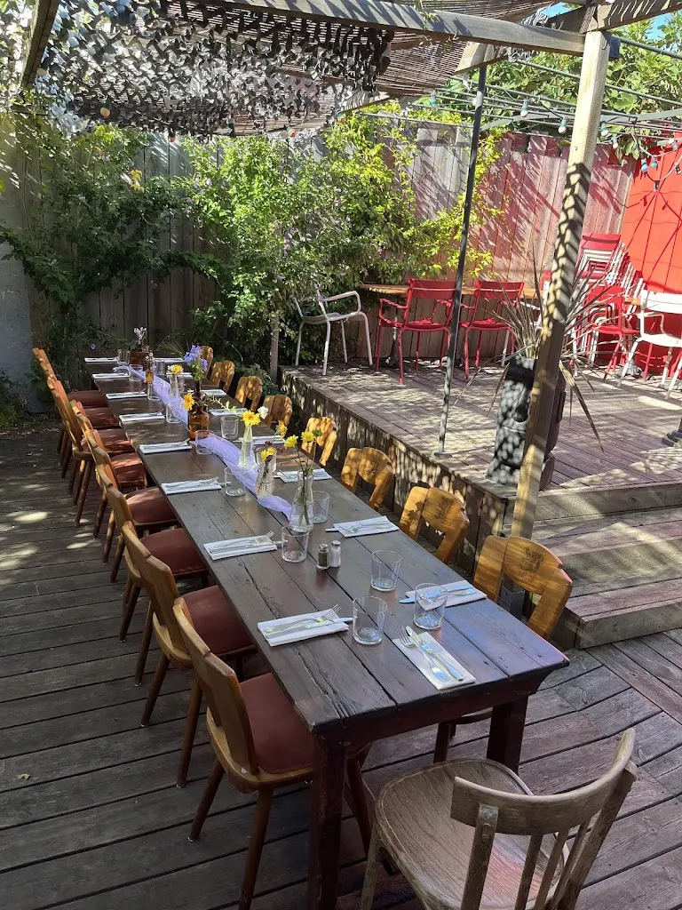 Le Bistrot chez Louis restaurant in Latresne