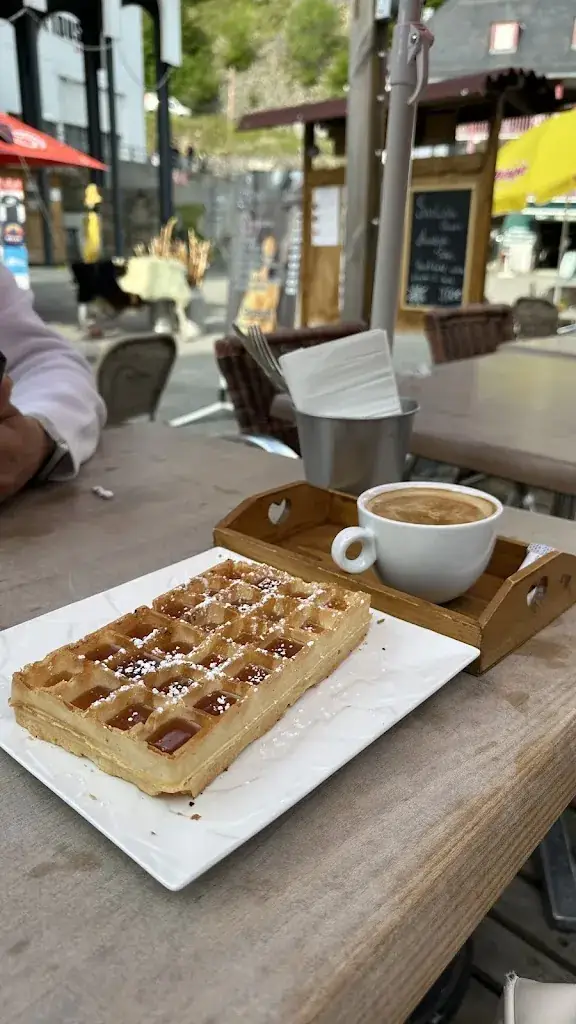 Anastasiia AHALAKOVA_Creperie de l'ours_Laruns_review