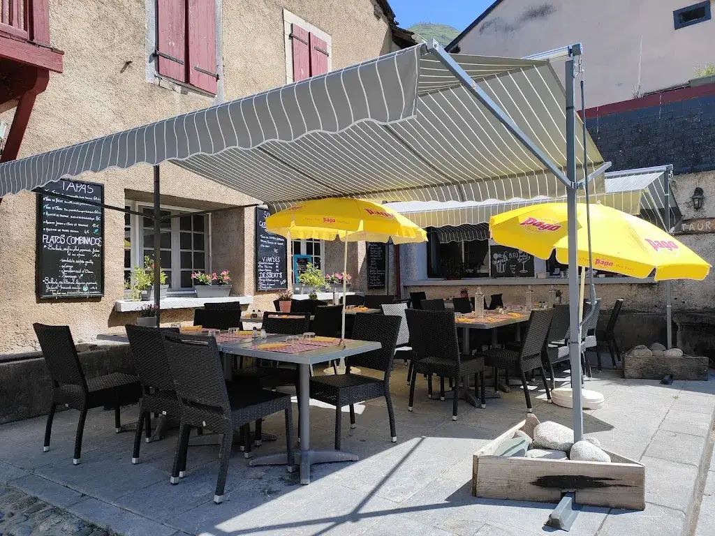 Auberge chez Trey restaurant in Béost