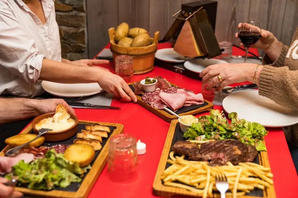 Restaurant de tradition Le SCHUSS (ouvert toute l'année)_Eaux-Bonnes_slider_image_2