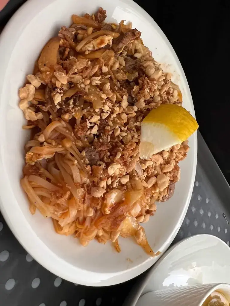 Trinh Huyen_Rêve d'Asie Thaï and Viêt Street Food Le Barp_Barp_review