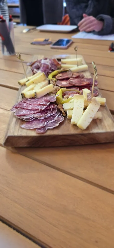 Lucie MARTIN_La Cave des Tontons_Barp_review