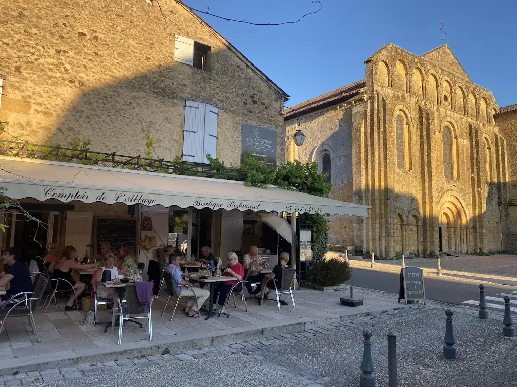 Jonathan De Sausmarez_Comptoir de l'Abbaye_Buisson-de-Cadouin_review