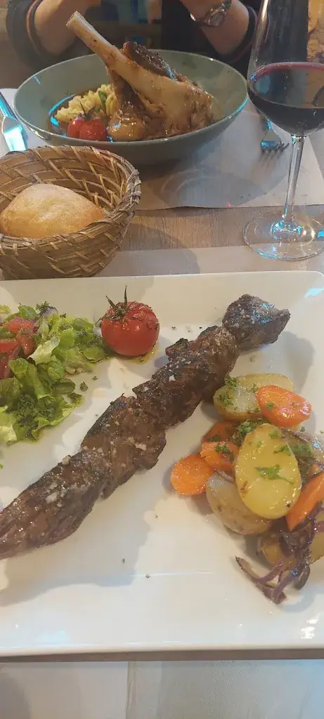 Peter Field_La Maison De campagne_Campagne_review