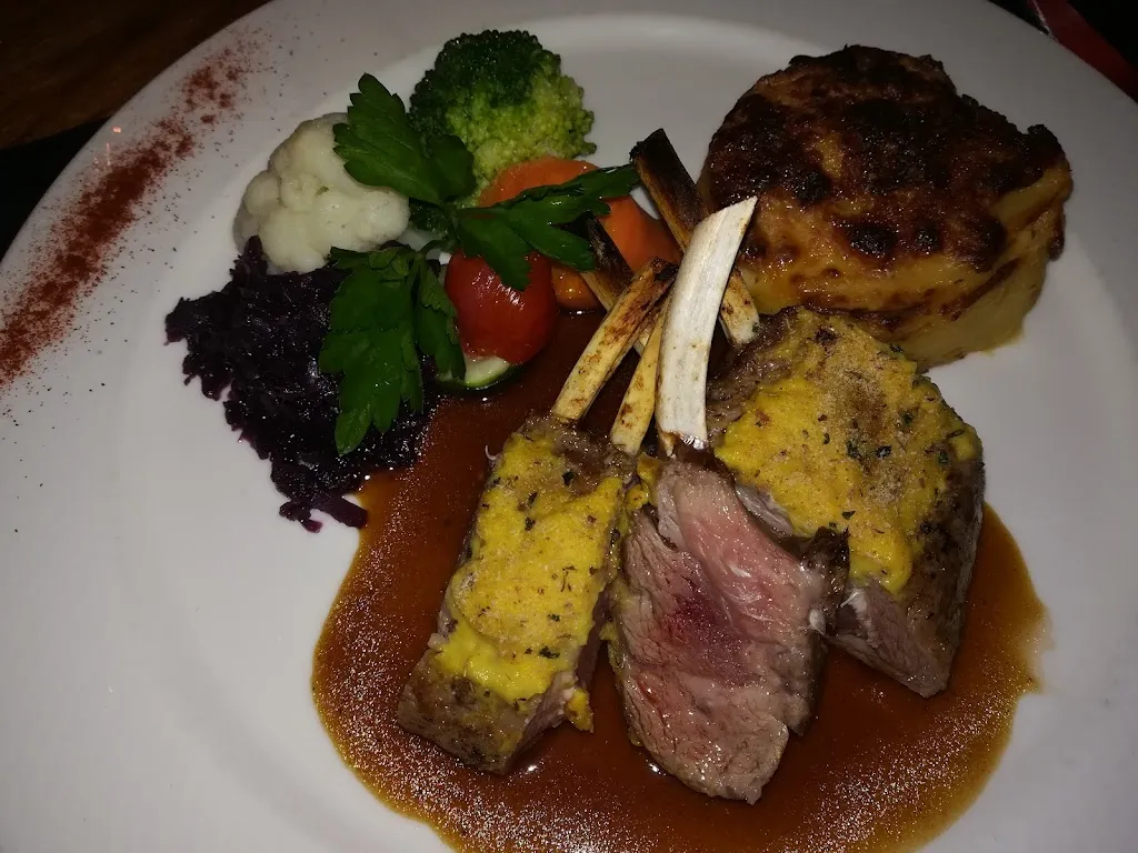 Mimi Morend_le Bourg-Ville_Martigny_review