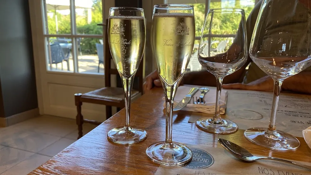 Helene van der Perk_La table de chamborand_Chamborand_review