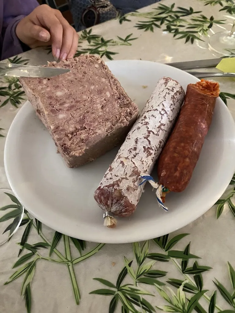 Salkina Nika_La Table Gourmande_Lardin-Saint-Lazare_review