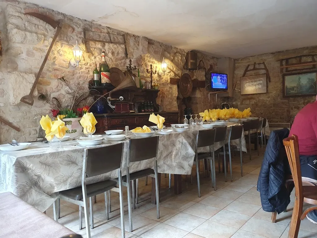 La Table Gourmande_Lardin-Saint-Lazare_slider_image_1