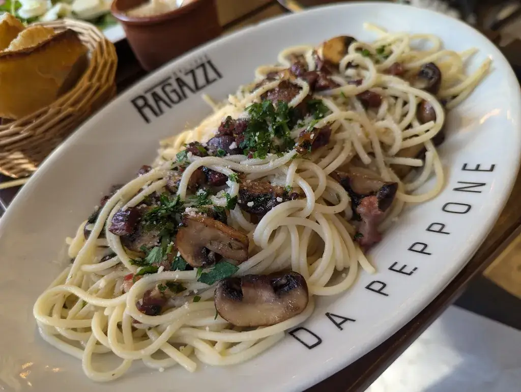 Ragazzi da Peppone_Bouscat_slider_image_3