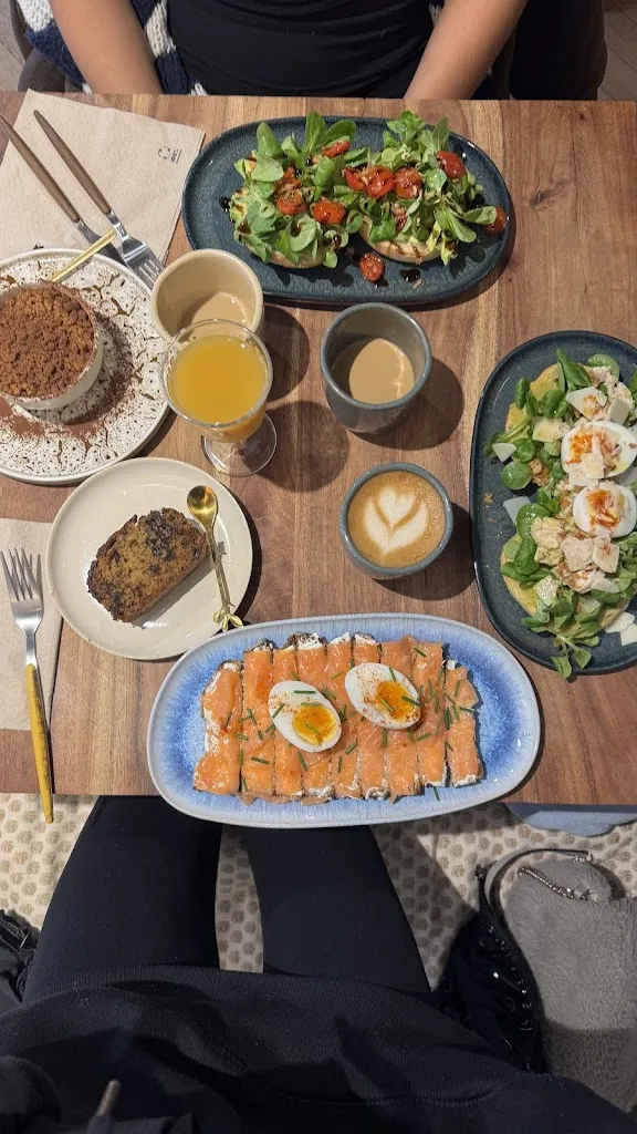 Katalina Bechtel_UTOPY_Bouscat_review