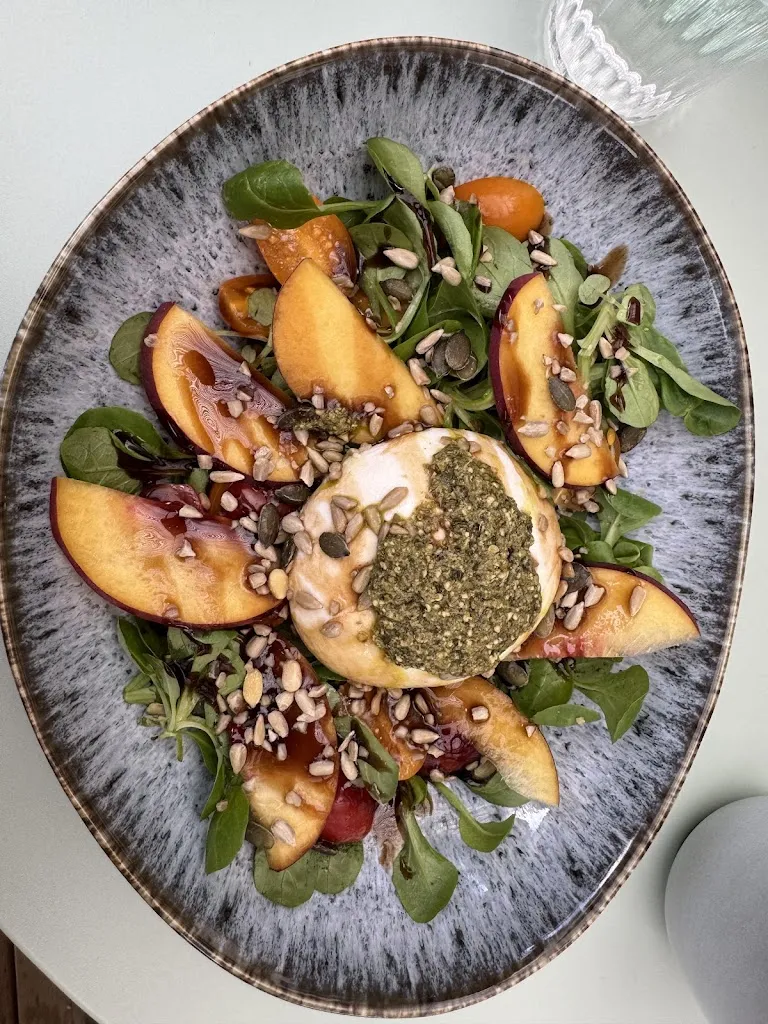 UTOPY_Bouscat_slider_image_3