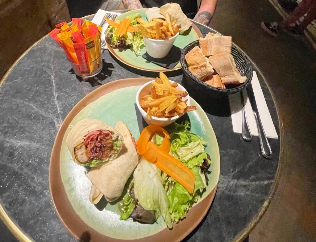 Riley Stringer_The Rostand Cafe_Haillan_review