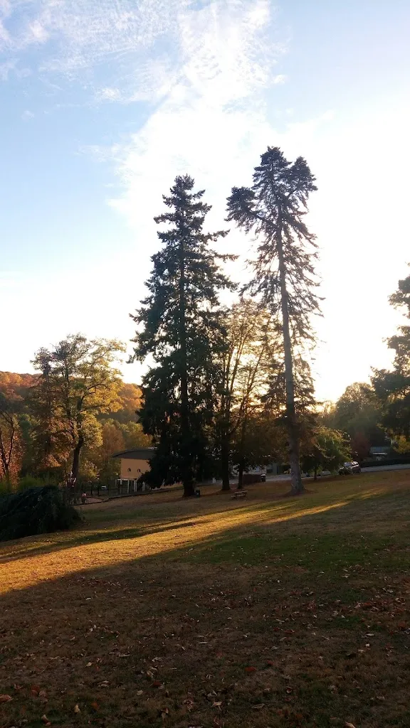 Le Palais_Palais-sur-Vienne_slider_image_2