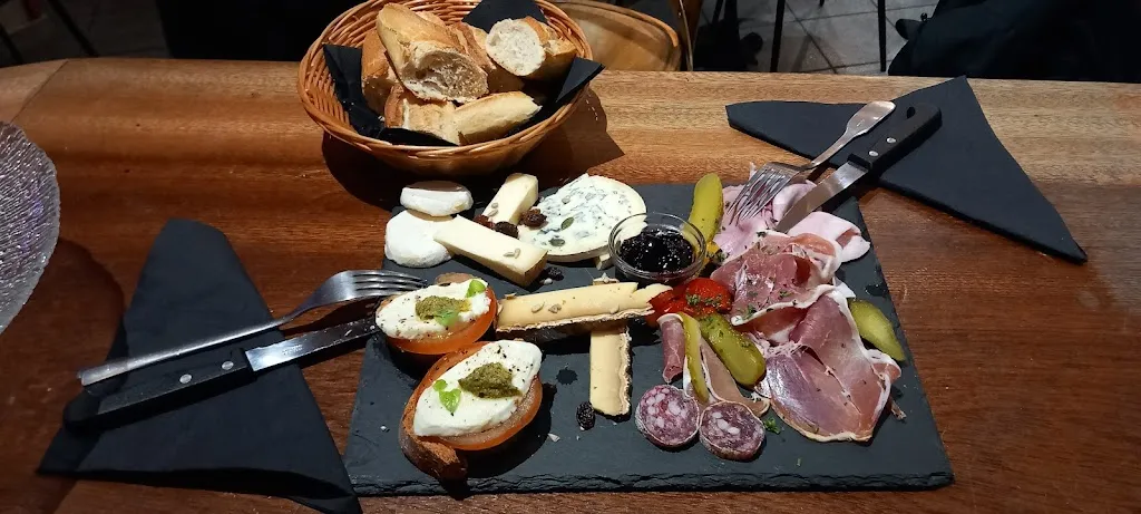 Restaurant - Bar - Brasserie l'ABSOLUE_Lalevade-d'Ardèche_slider_image_2