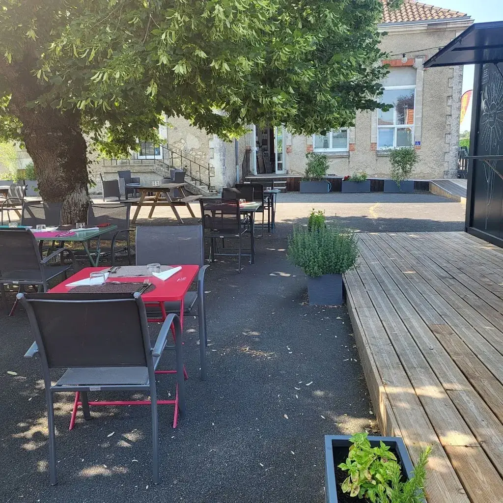 Restaurant L’École des gourmands ristorante a Moulin-Neuf