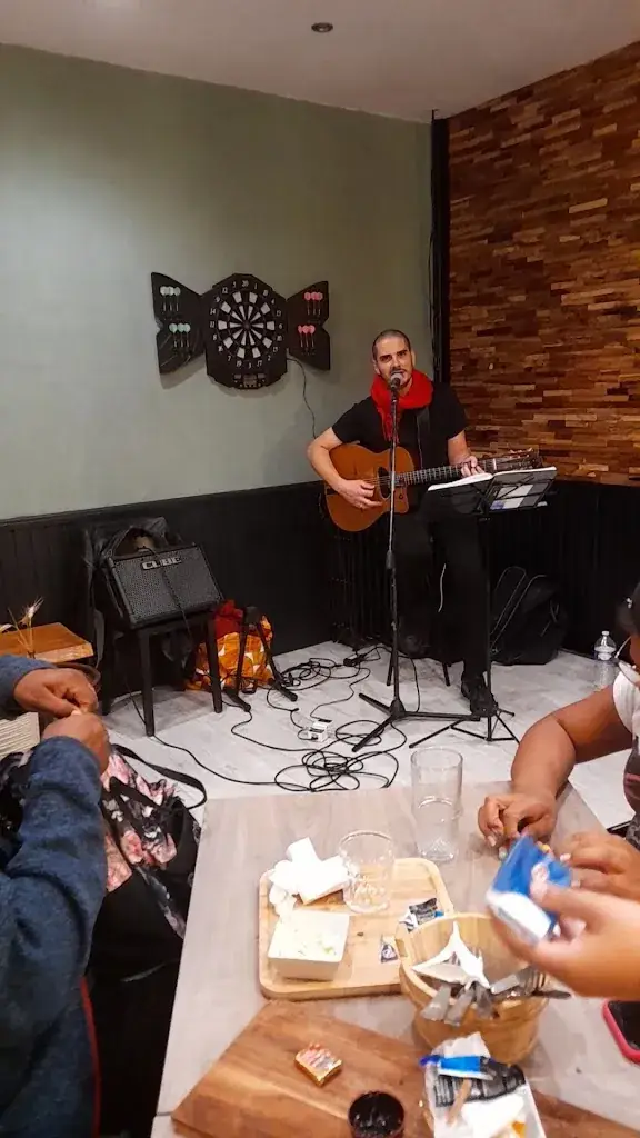 Le New Central Bar&Bistrot_Teich_slider_image_2