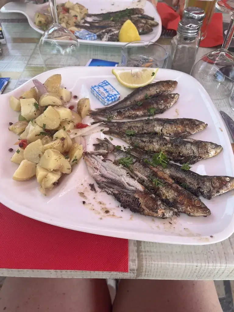 sylvie piaulet_Le Cabanon_Porge_review