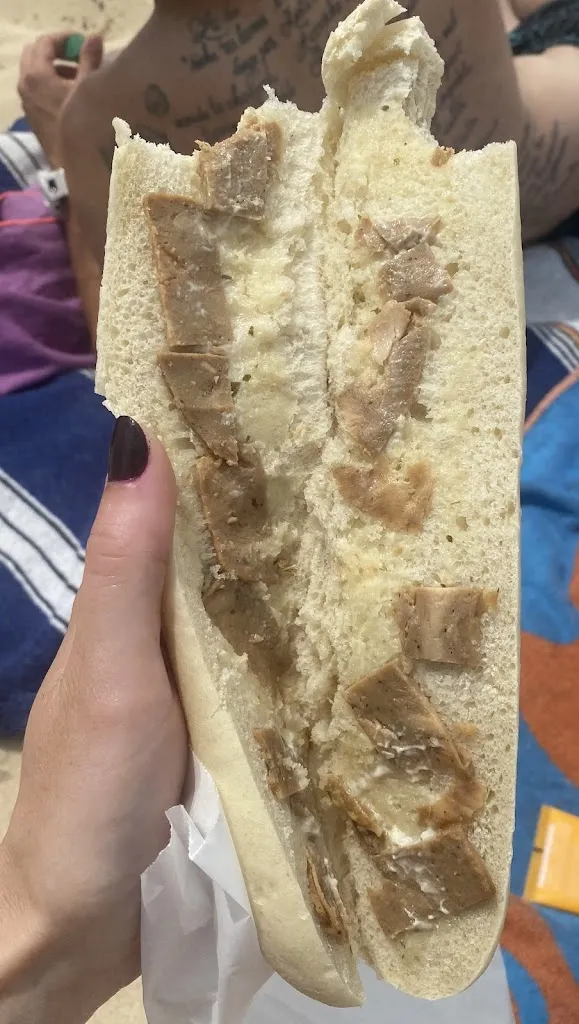 Cam i_Le Bikini Café_Porge_review