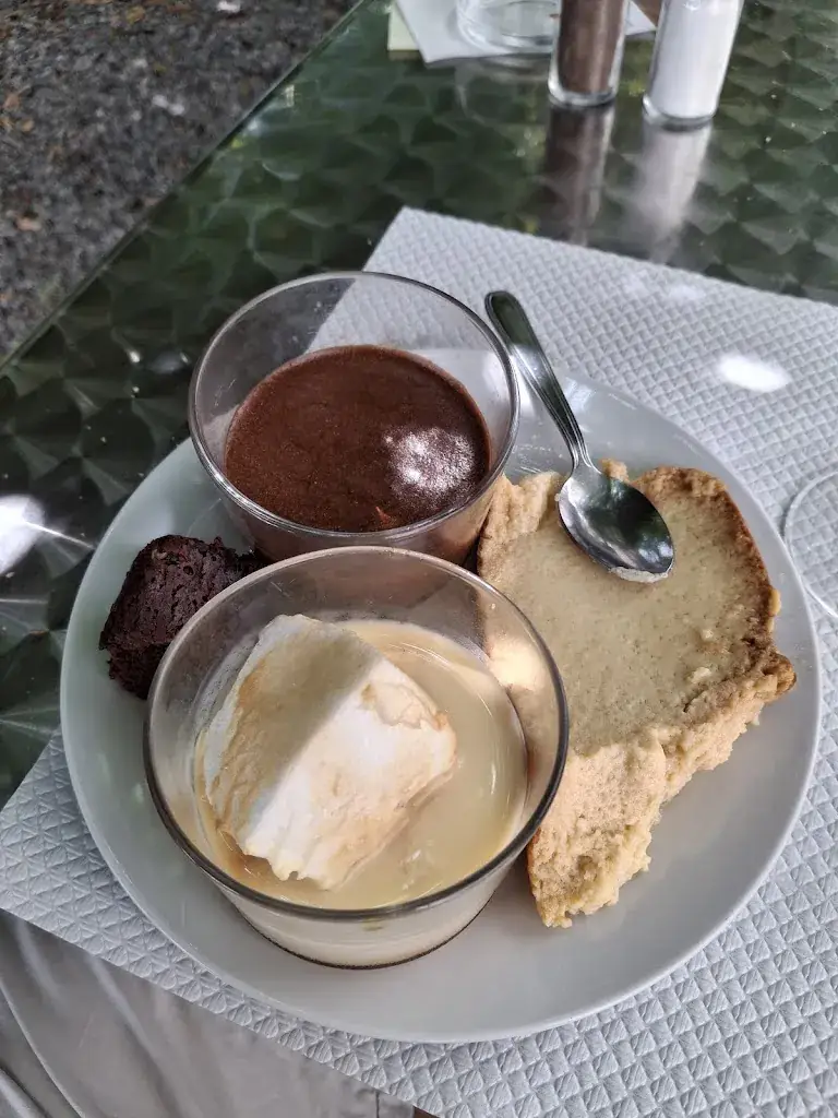 Julien Arnaud_LE PIREQUES_Léognan_review