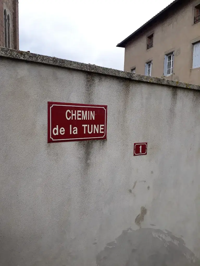 Christophe MATHIEU_Chez Pat Et Hervé Bar-Terrasse-Hors Sac_Larajasse_reseña