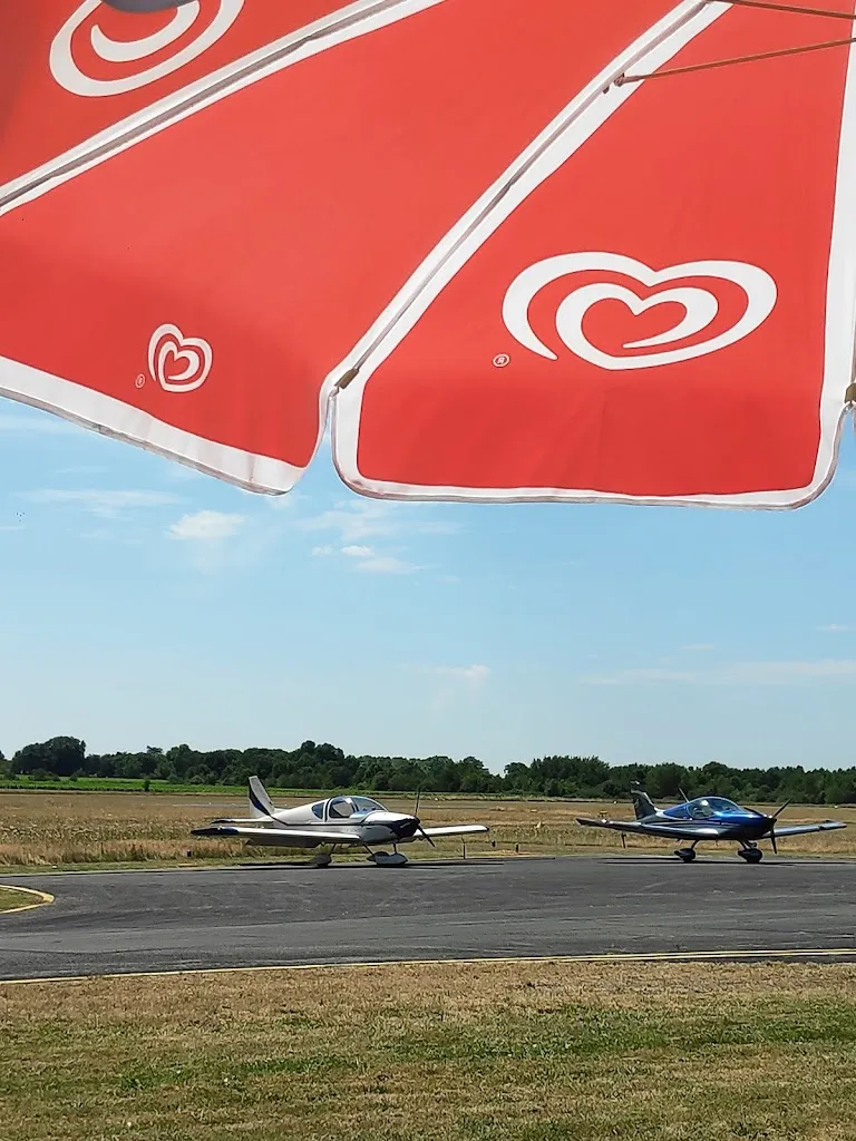 James Russell_La Terrasse d'Eole_Artigues-de-Lussac_review