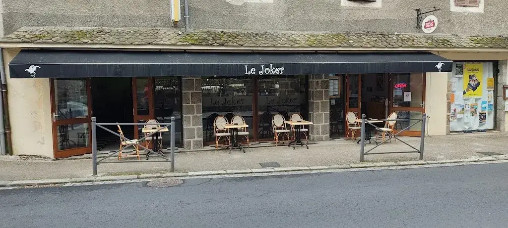 Alexandre Arsène_Le Joker Bar_Laroquebrou_review