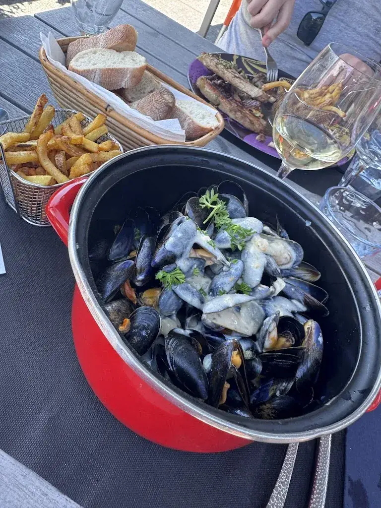 Lillian O'Sullivan_Face à Face_Verdon-sur-Mer_review