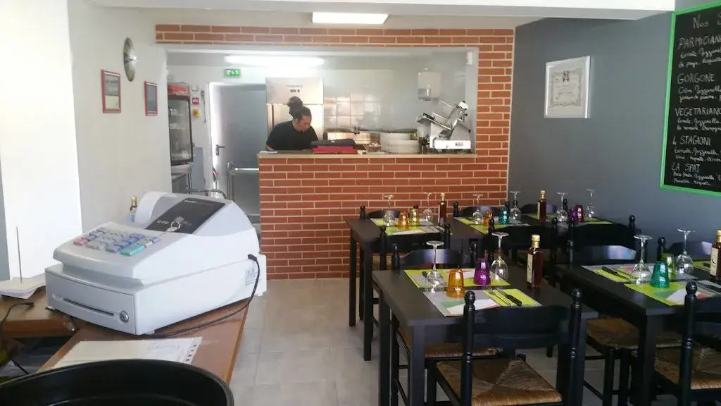 Le Globe Cooker restaurant in Verdon-sur-Mer