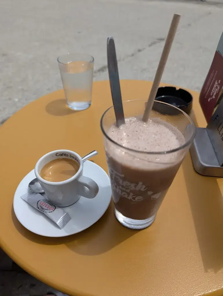 LE PONTON restaurant à Verdon-sur-Mer