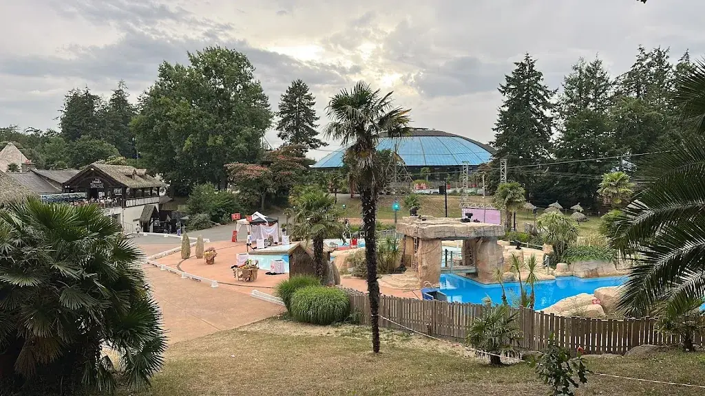 Neil Greenhorn_Les Ormes, Area & Resort_Dol-de-Bretagne_recensione