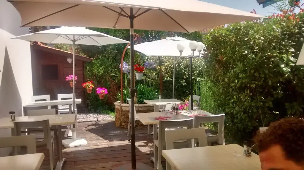 LÉONTINE restaurant in Léon