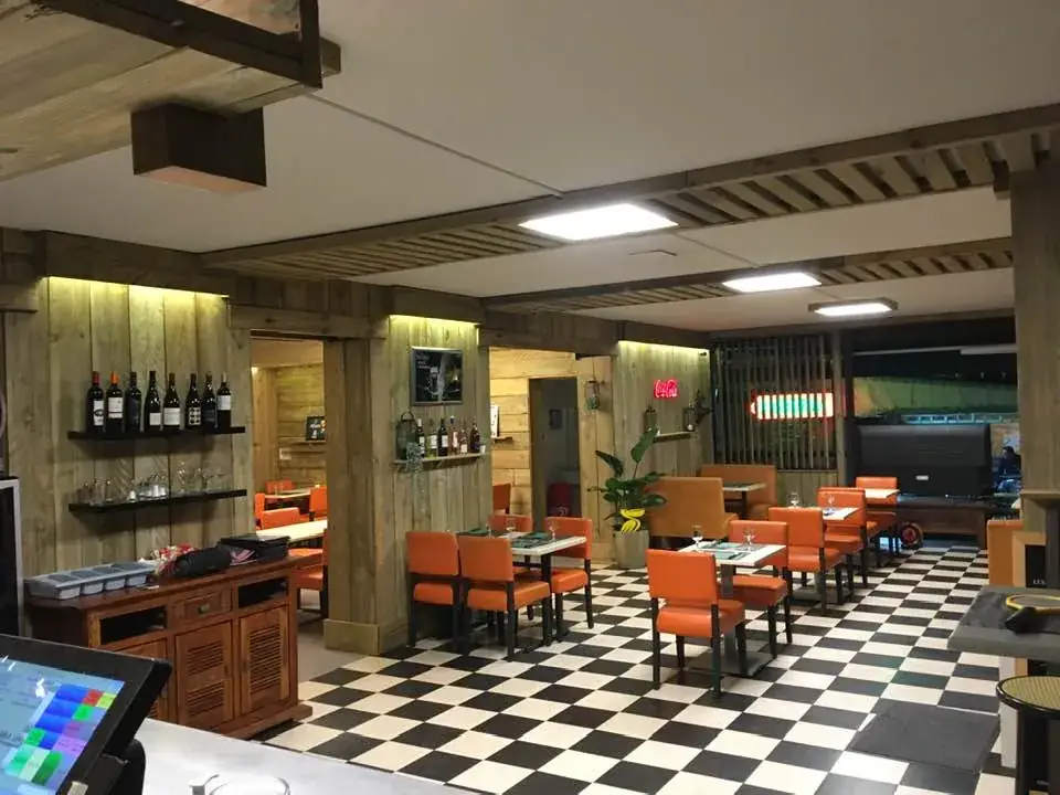 Restaurant pizzeria et Brasserie du Marché Restaurant in Léon