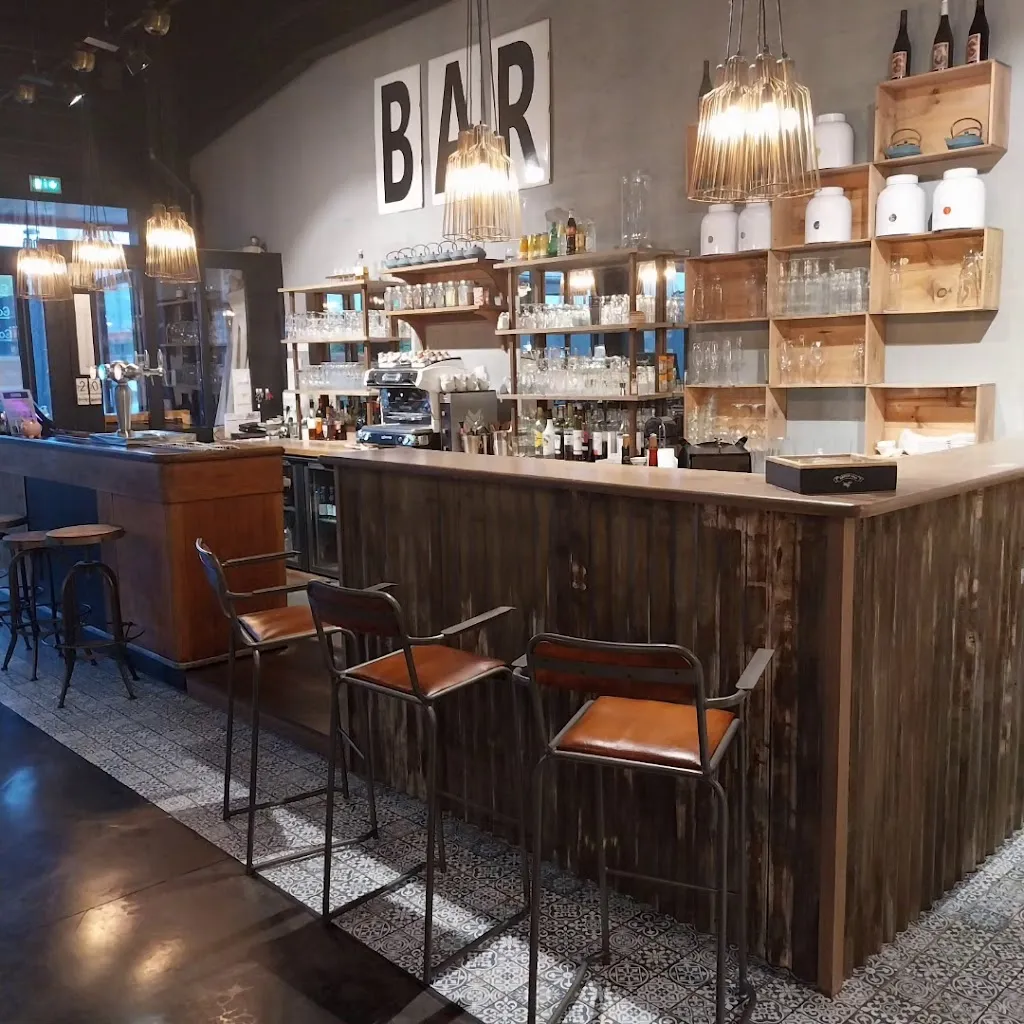 Le Comptoir - Brasserie_Peintures_slider_image_1