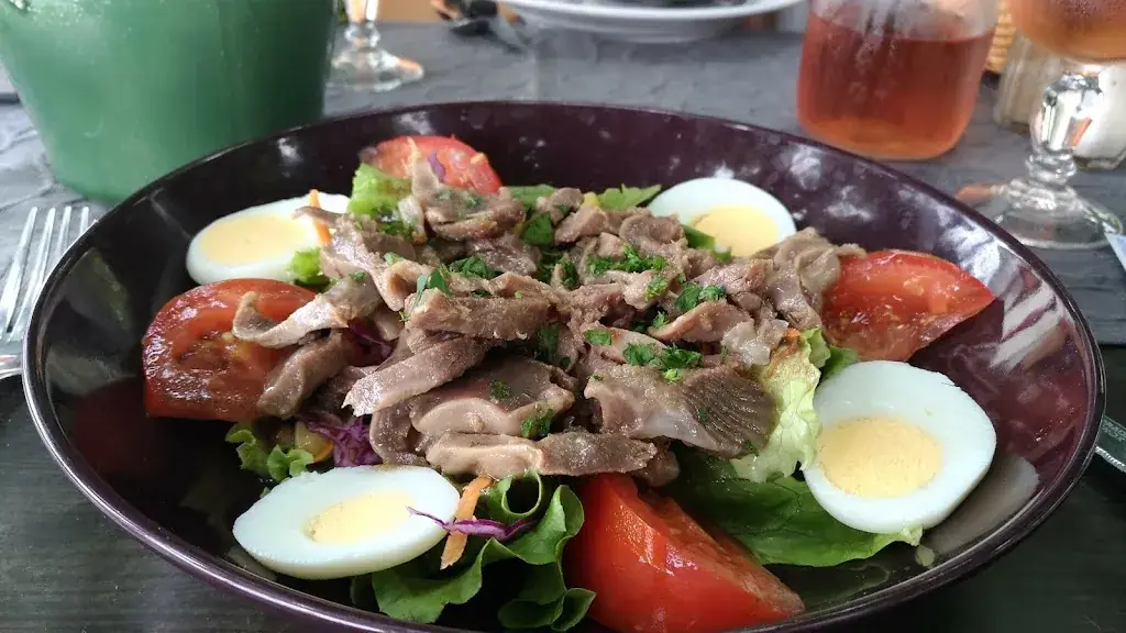 Hôtel Restaurant "Le Central" restaurant in Lestelle-Bétharram