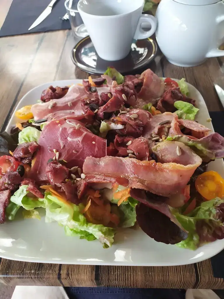 ANVAUX HELENE_le clapet_Mathes_review