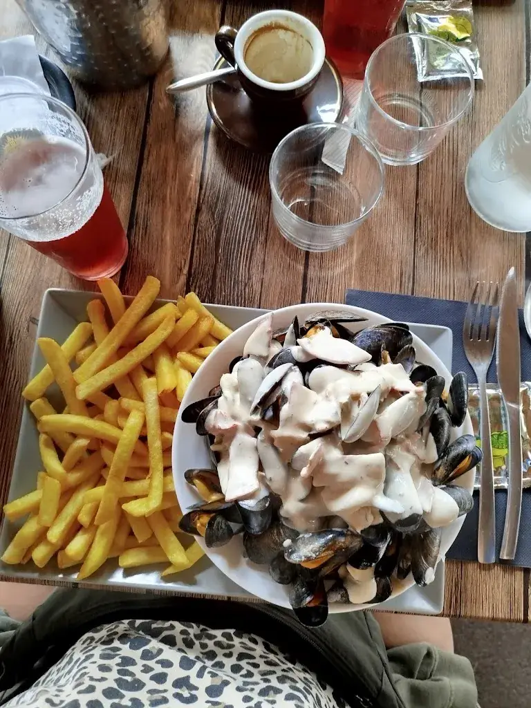 Isabelle Cardouat_le clapet_Mathes_review