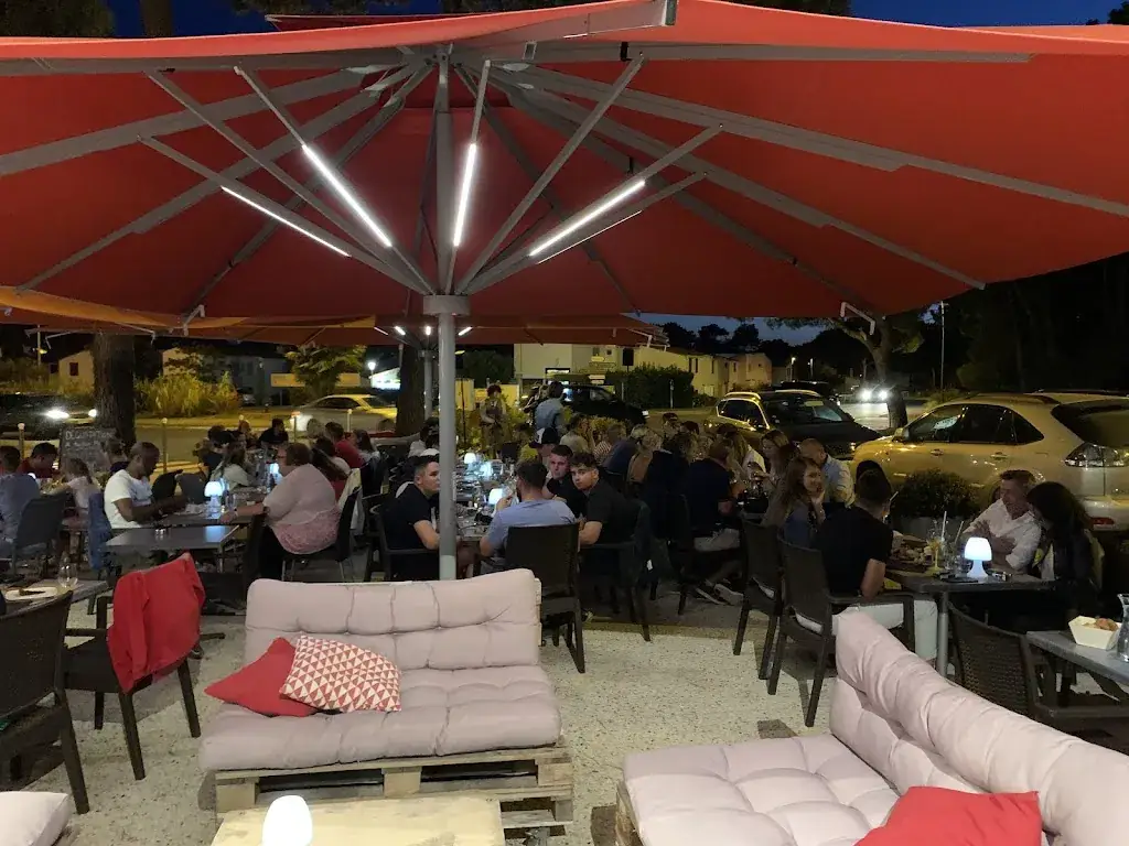 Le Bout Du Monde Restaurant in Mathes