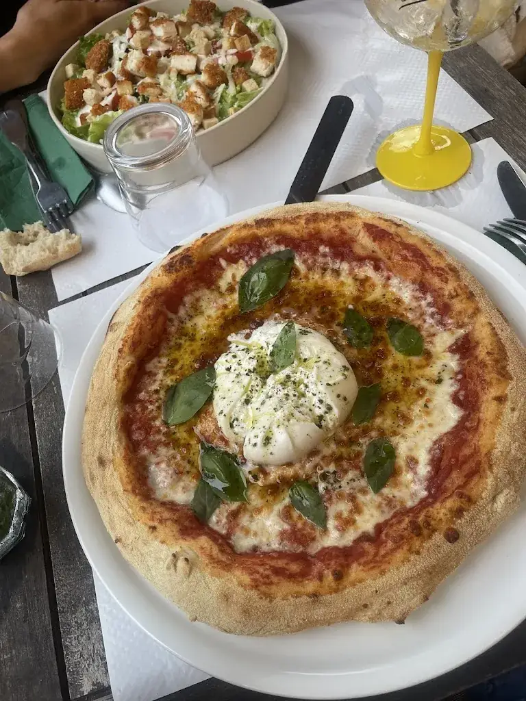 Corentin Ménard_La Cabane_Mathes_review