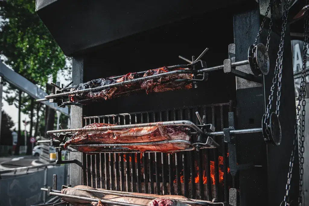 Restaurant Léon Brasserie Restaurant in Mathes