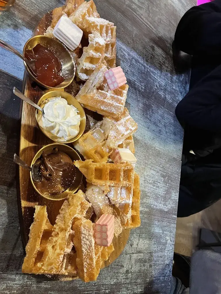 Kellie Poisson_La Grange_Lagnieu_review