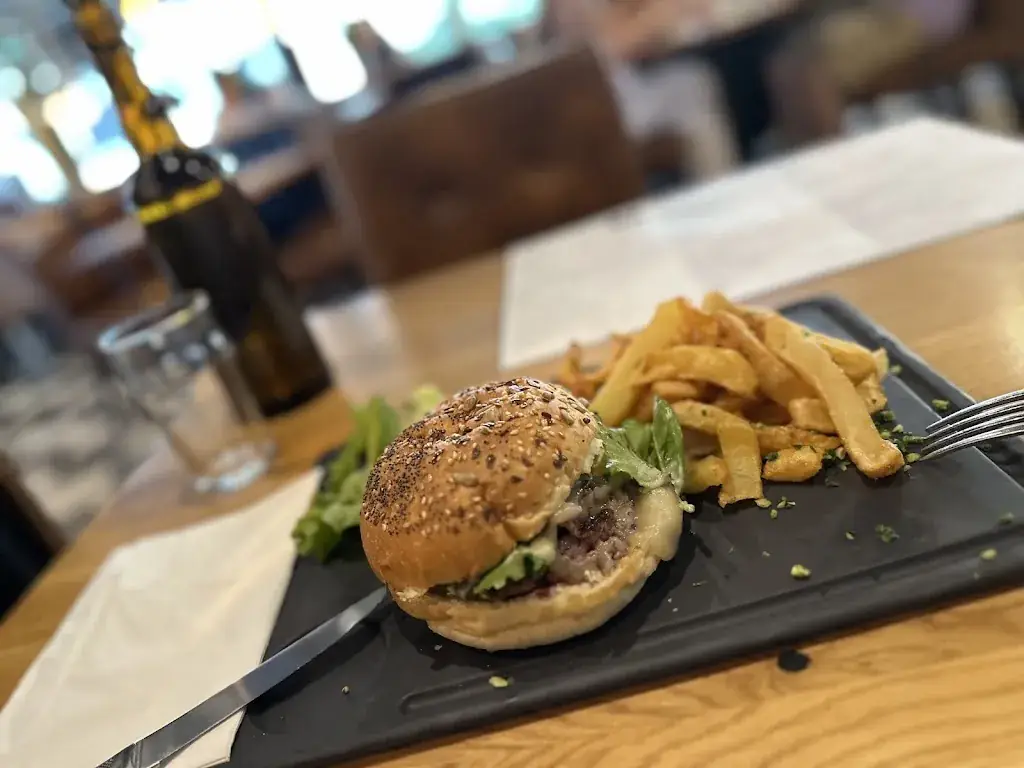 Amir Bosnia_La Factory_Lescar_recensione