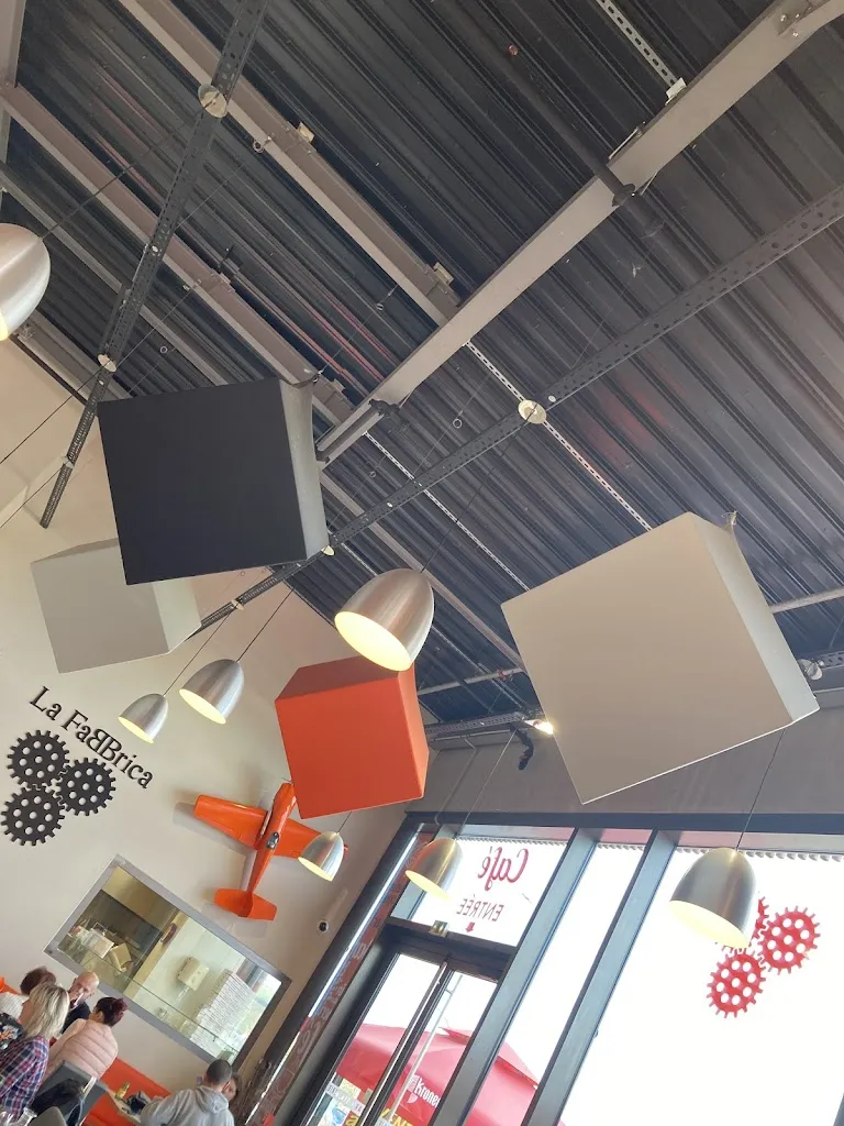 Jacquee Spano_La Fabbrica_Lescar_review