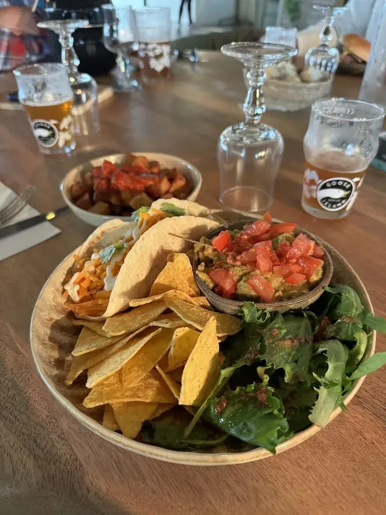 Maya_Lescar_slider_image_2