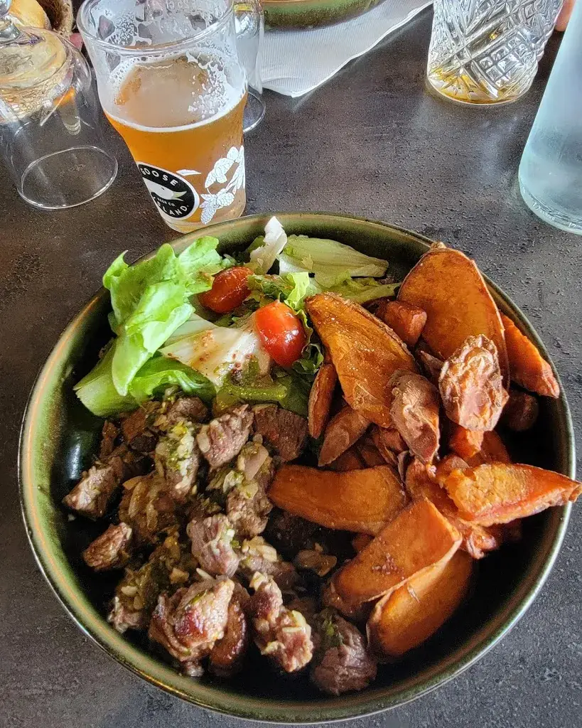 Maya_Lescar_slider_image_3