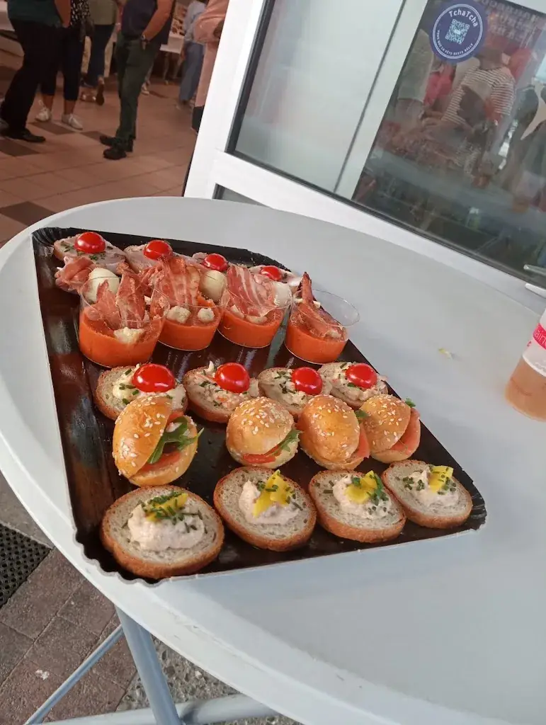 Laure Abbadie_LE JCQ LE TOUT AU BARBECUE_Lescar_review